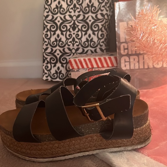 Steve Madden sandals high top platforms - Picture 6 of 6